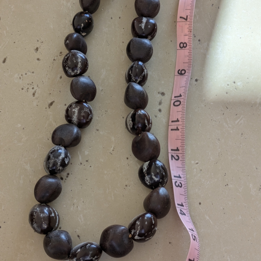 Necklace Black Hawaiian Nut Necklace